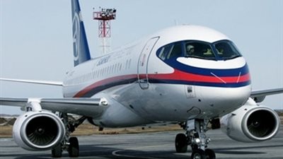 طائرتان روسيتان محملتان بمساعدات إنسانية تصل إلى مطار اللاذقية السورى