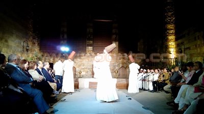 بالصور.. التنورة الصوفية ترقص على أنغام «تراتيل الكنيسة»