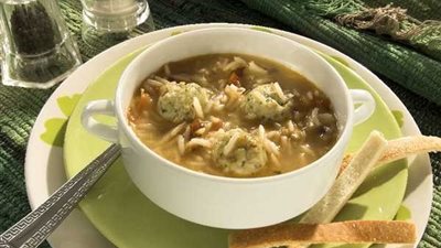 طريقة إعداد شوربة الأرز بكفتة الدجاج من الشيف منال