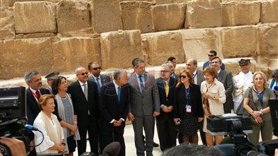 رئيس البرتغال يزور الأهرامات.. ووزير الآثار يتولى شرح تاريخ المنطقة