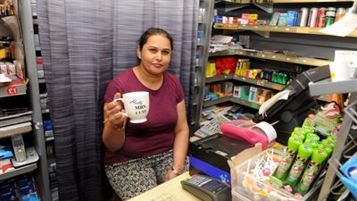 سيدة تطلب من «لص» تأجيل السرقة حتى الانتهاء من فنجان شاي