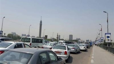 شلل مروري أعلى كوبري أكتوبر بسبب انقلاب سيارة