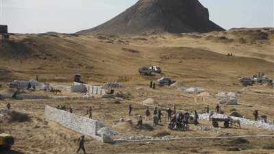 شرطة السياحة تنفذ 25 قرار إزالة في المنطقة الأثرية بدهشور