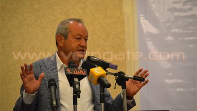 «ساويرس»: «مواقف أوباما ضد الإرهاب ضعيفة»