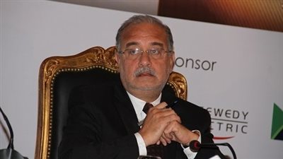 شريف إسماعيل يزور مقر وزارة التخطيط لمتابعة تنفيذ برنامج الحكومة