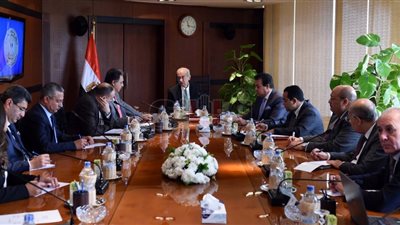 بدء اجتماع متابعة التأمين الصحي الشامل برئاسة شريف إسماعيل