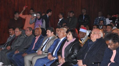 وزيرة الثقافة ومحافظ أسوان يفتتحان قصر ثقافة الرديسية (صور)