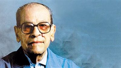نجيب محفوظ يكتب: الإنسان محكوم عليه بالحياة