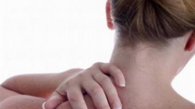 الشوفان وماء الورد حل سحري للتخلص من بثور الظهر