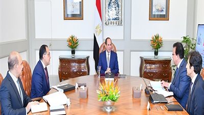 تكليفات السيسي للحكومة خلال لقاءات اليوم.. الاستعداد التام للعام الدراسي الجديد.. الجامعات التكنولوجية تطور نوعي في مسار التعليم الفني.. تعزيز ديناميكية برامج الحماية الاجتماعية