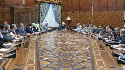 «الطيب» يلتقي أساتذة جامعة الأزهر المرشحين لشغل العمادة