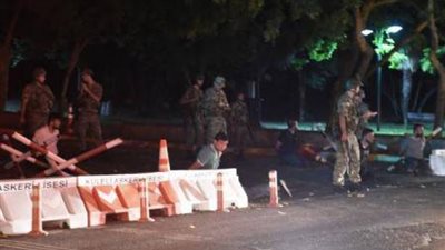 أبرز خسائر تركيا في 6 ساعات انقلاب.. ارتفاع عدد الضحايا لـ 265 قتيلا و1440 مصابا.. انخفاض الليرة التركية لأكثر من 5% أمام الدولار.. الذهب يقفز 10 دولارات.. و4 دول تلغي رحلاتها إلى إسطنبول