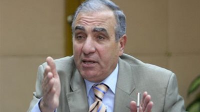 رئيس الجهاز المركزي للتعبئة والإحصاء يصل مطار القاهرة