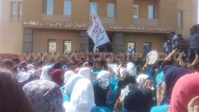 بالفيديو.. طلاب ألسن عين شمس يرقصون على أنغام «آه لو لعبت يا زهر»