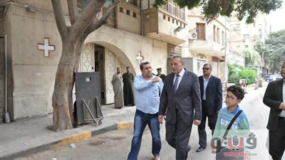 بالصور.. محافظ الجيزة يتفقد الخدمات الأمنية أمام الكنائس