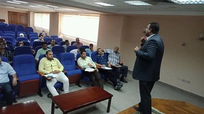 القوى العاملة بالقليوبية تنظم ندوة تثقيفية للعاملين في التفتيش