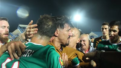 رد فعل لاعب الجزائر بعد إهداره ضربة جزاء أمام منتخب كوت ديفوار (صور)