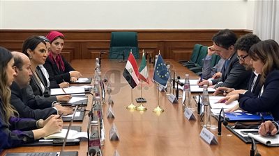 سحر نصر تبحث مع وزير البنية التحتية الإيطالي ضخ استثمارات جديدة في مصر