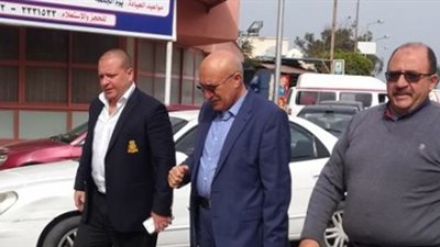 رئيس النادي المصري يزور حسام حسن