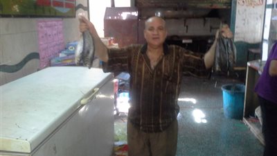 «الدفن في الرمل» أشهر طرق تحضير الفسيخ بشمال سيناء قبل العيد