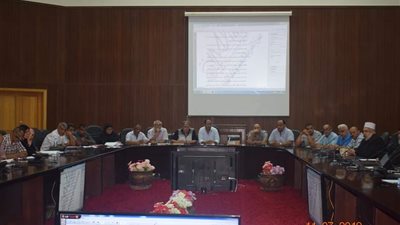 محافظ البحر الأحمر يبحث سبل استغلال أراضى الدولة المستردة (صور)