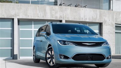 طرح سيارة «كرايسلر باسيفيكا» العائلية بالأسواق المصرية