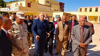 التحقيق مع معلمين غير ملتزمين بالزي الموحد في الوادي الجديد