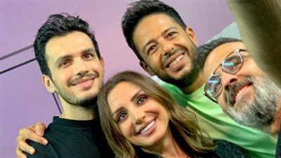 أنغام تغني مع حماقي على المسرح في حفل جدة (صورة)