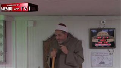 فرنسا تحقق مع إمام مسجد تحدث عن محاربة اليهود وقتلهم (فيديو)