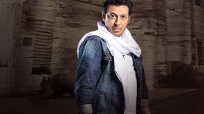 مصطفى شعبان يحزن على وفاة عمه في «مولانا العاشق»