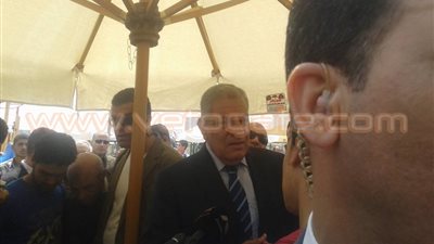 بالصور.. محلب يفتتح مركز شباب المطرية بعد التطوير