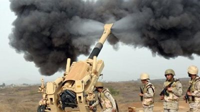 قصف صاروخي ومدفعي يستهدف تحركات الحوثيين في مناطق حدودية بصعدة