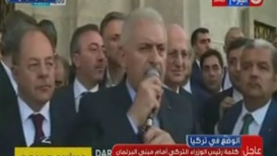 رئيس وزراء تركيا يدعو الشعب للاعتصام بالميادين: «دفاعا عن الشرعية»