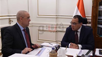 مدبولي يستعرض مع وزير الإسكان المشروعات التنموية المقترحة في سيناء