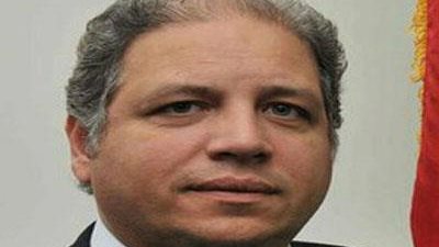 عواد: الحكومة طبقت نموذجًا فاشلًا فى استرداد الأموال المهربة