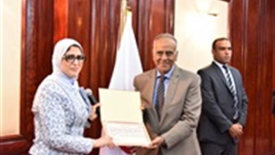 الصحة: عربات متنقلة للكشف على العاملين في أماكن المشروعات القومية