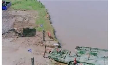 2000 جندي صيني يبنون جسرا طوله 1100 متر في 26 دقيقة (فيديو)