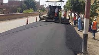 إعادة رصف طريق شارع مصنع المكرونة في قنا