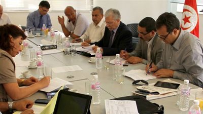 مشاورات لحل الصراعات الداخلية بجبهة الإنقاذ التونسية