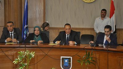 انعقاد مجلس عمداء جامعة قناة السويس (صور)