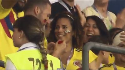 خارج «المستطيل الأخضر».. مونديال الزواج يشتعل في موسكو.. مصري يفوز بحسناء روسية.. وروسي يطلب يد كولومبية في المدرجات.. طبيب يقدم الخاتم لكولومبية.. السفارة التونسية تتحول لـ«مكتب مأذون&