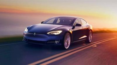 فرنسا تستثمر أموالها في السيارات الكهربائية