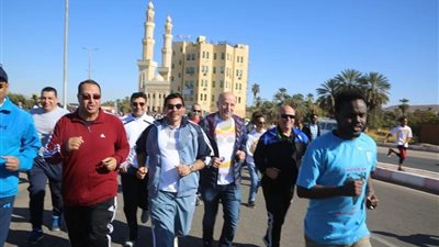 وزير الشباب يقود ماراثون رياضيا بأسوان (صور)