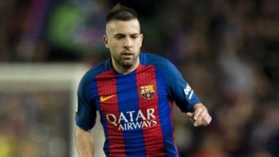 ألبا: من السهل التعامل مع ميسي في الملعب