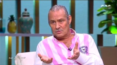 فاروق الفيشاوي يعلن عن استخدامه علاج جديد لمرض السرطان