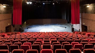 آخر يوليو.. عرض «حدث في بلاد السعادة» على مسرح «السلام»