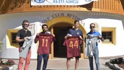 بالصور.. محمد صلاح في مباراة جولف استعدادا للموسم الجديد