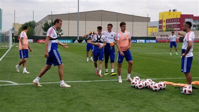 منتخب روسيا يخوض مرانه الصباحي استعدادا لمواجهة إسبانيا.. غدا