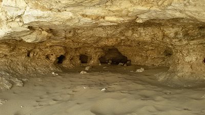 أسرار مافيا التنقيب عن الآثار في «وادي الجن» بقنا.. كشفتها مغامرة مثيرة لـ«فيتو» بجبل الأصيل.. ناهبو القبور يستولون على كنوز الفراعنة.. وأساليب خاصة لفتح «السراديب»