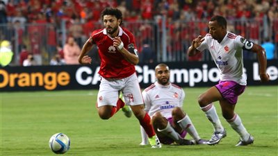 نشطاء يشعلون مواقع التواصل الاجتماعي بعد تعادل الأهلي والوداد.. الحلفاوي:«إعادة الهيكلة مطلوبة».. رحمة: «اسمع أصالة وانسى إنك حصالة».. إيهاب: «محتاج 11 راجل».. دينا: 